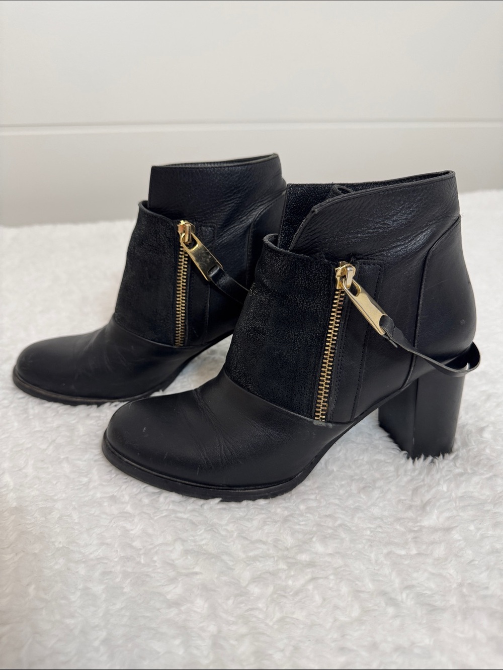 Women's Black Leather Zip Ankle Boots